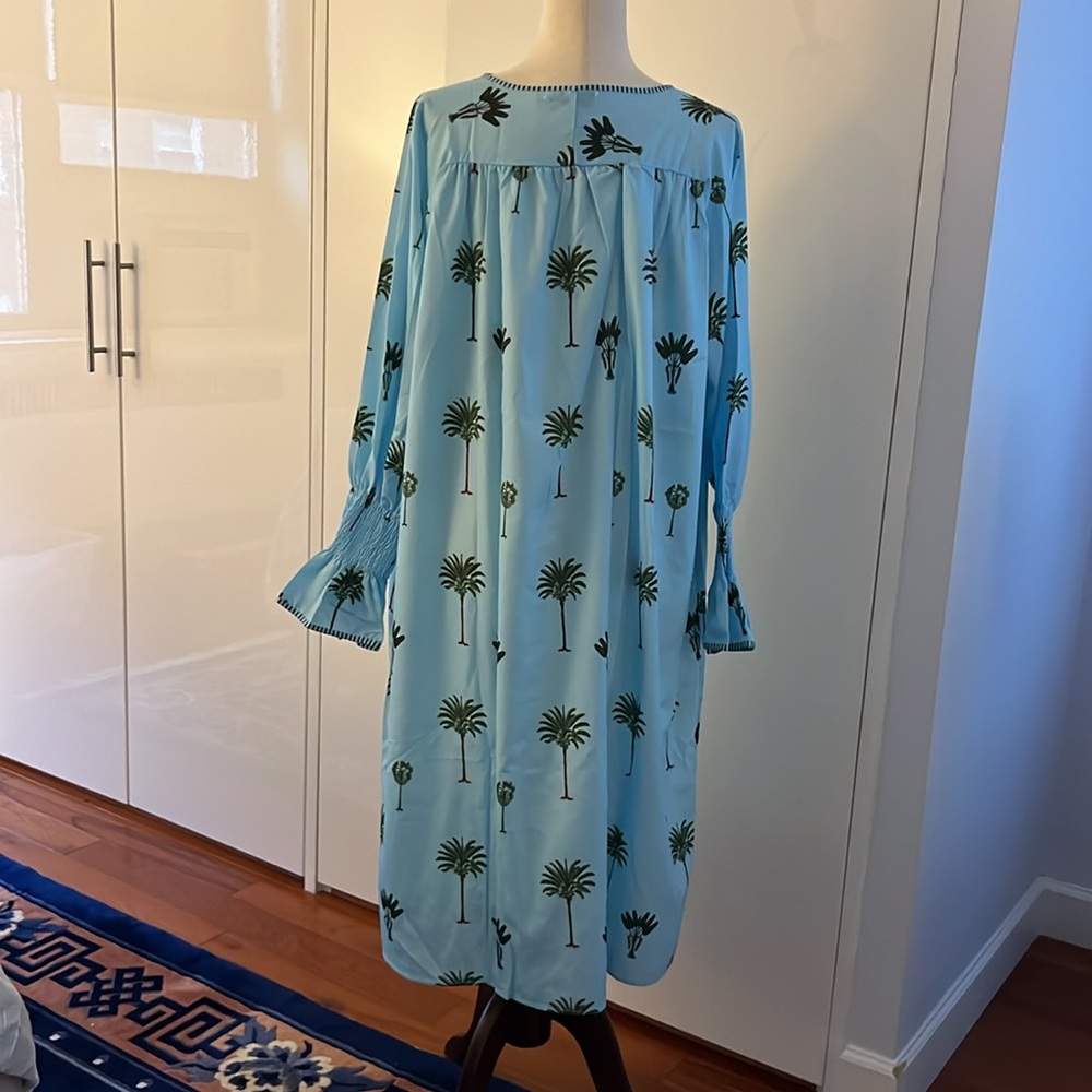 Dress - Picture 2 of 5